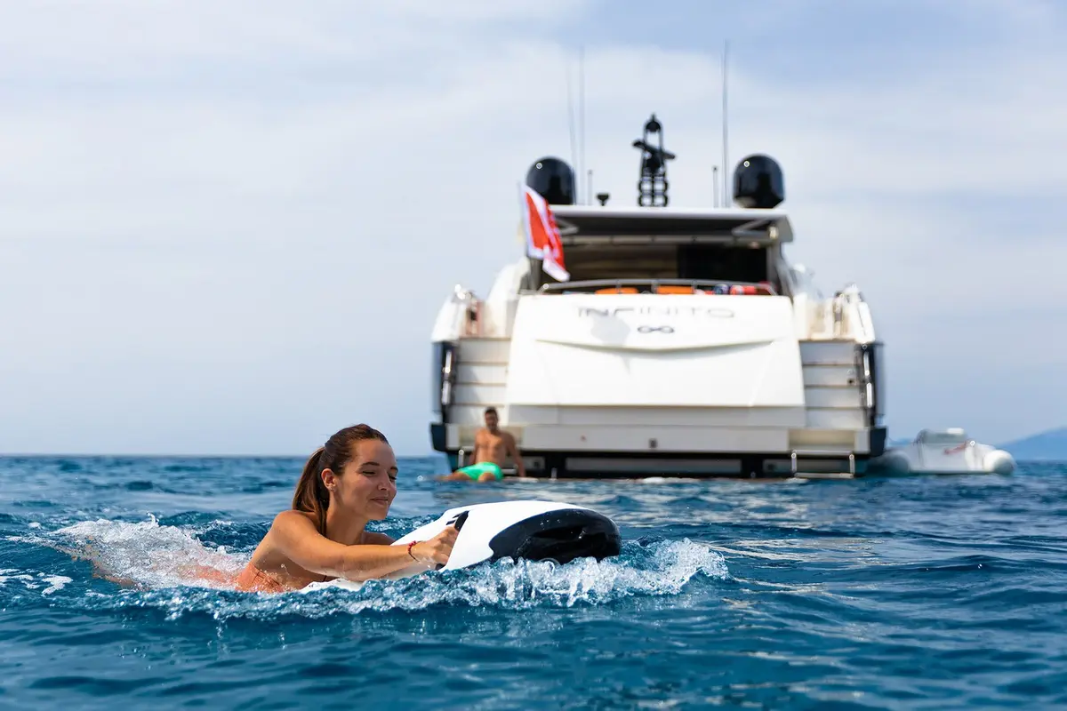 Cranchi A46, main deck — Yacht Hire Marbella, Marbella. A nimble 14-metre for swim stops and family days