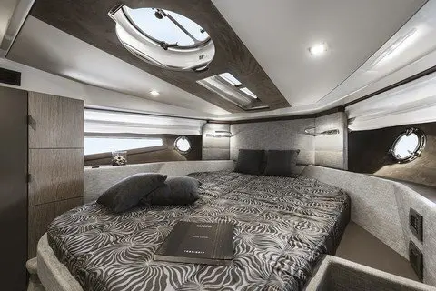 Cranchi M44 HT, aft deck — Yacht Hire Marbella, Marbella. A compact hard-top built for coastal day outings