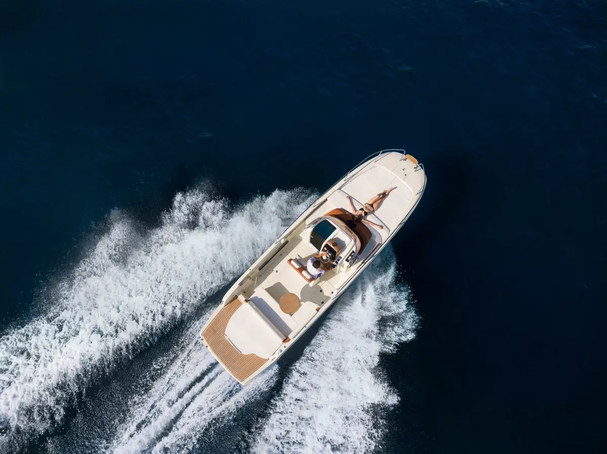 Invictus 280, aft deck — Yacht Hire Marbella, Marbella. A nimble one-cabin runner for Marbella's close bays