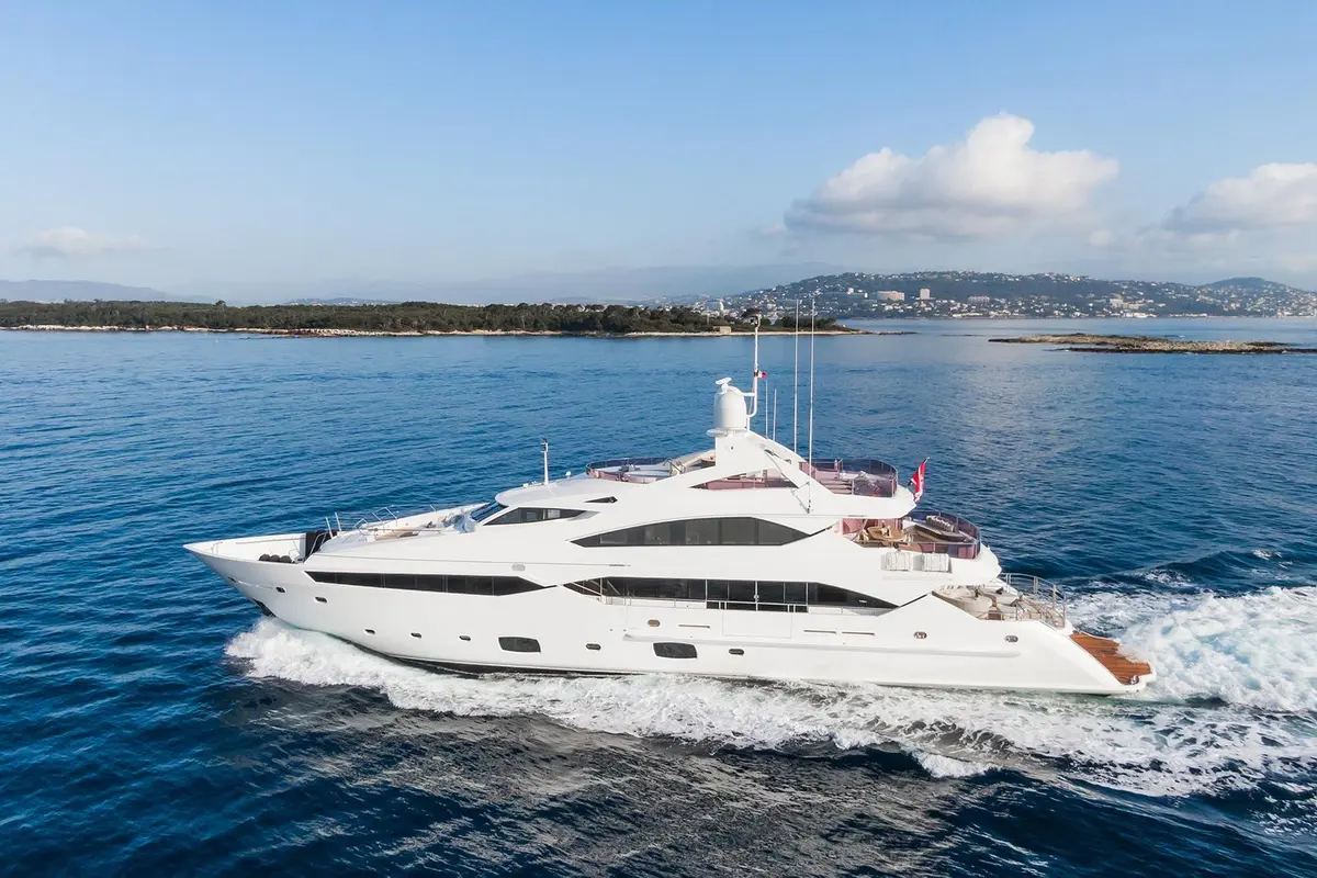 Thumper, main deck — Yacht Hire Marbella, Marbella. Five cabins and slow mornings along the coast
