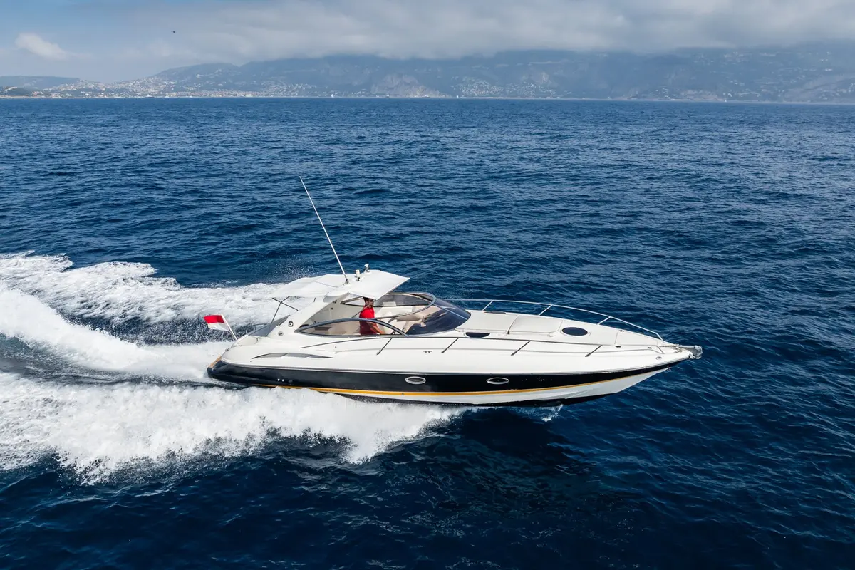 Superhawk 34, flybridge — Yacht Hire Marbella, Marbella. A quick sprint out to Estepona's calmer water